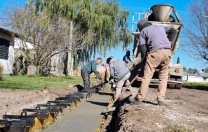 Avanza la construcción de cordón cuneta en Barrio Nehuenche II