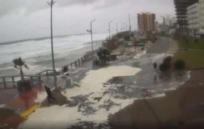 El mar avanza y una sudestada encendió la alarma costera en la provincia 