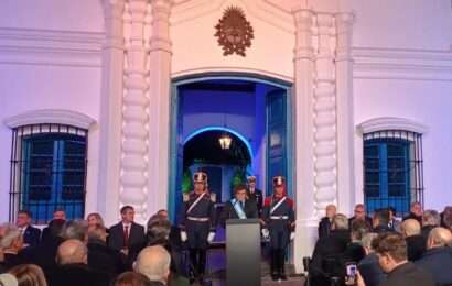 Javier Milei vuelve a Tucumán en una noche cargada de tensión: ¿quiénes lo acompañarán en la vigilia del 9 de Julio?
