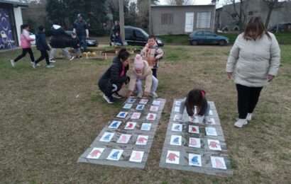 Tarde de juegos gigantes en Santa Rita