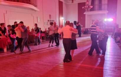 Se disfrutó de una noche de práctica milonguera en el Cultural