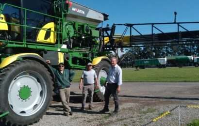 AFA presentó la nueva máquina para fertilizar