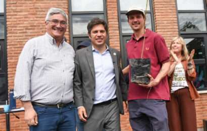 Kicillof y Rodríguez entregaron el árbol número 1 millón del Plan Forestal 