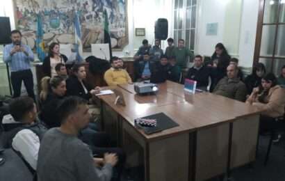 Interesante debate en el Parlamento de la Educación de Jóvenes y Adultos