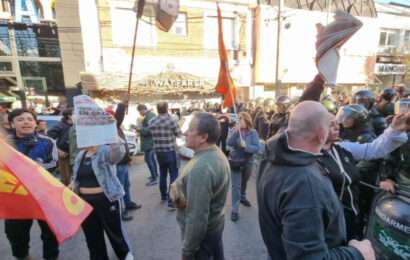 Manifestación en repudio a Milei en las calles marplatenses 