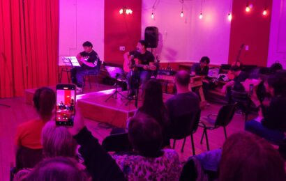 Más de la muestra de los talles de música del Centro Cultural Más de la muestra de los talles de música del Centro Cultural