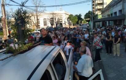 Centenares de fieles participaron de la Profesión por el Día del Santo Patrono
