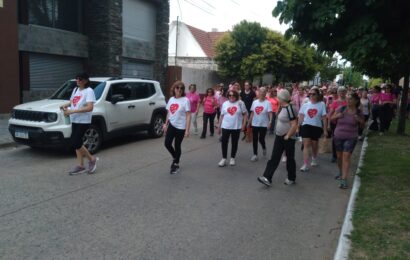 Centenares de mujeres se sumaron a la Caminata por la Vida