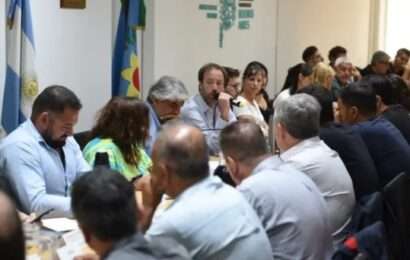 «Sin leyes no hay vida»: Axel Kicillof se endurece y lleva a la paritaria la presión por el endeudamiento 