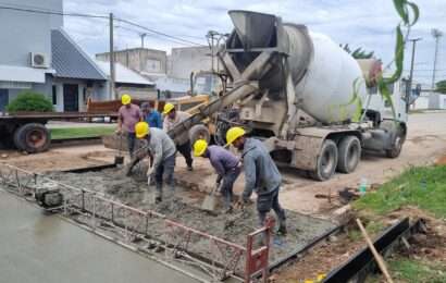 Últimos metros de pavimentación en la Av. Diego Trillo