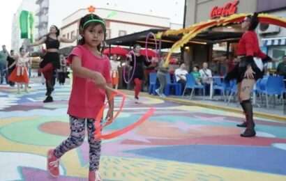 Necochea tiene un nuevo mural colectivo en la Peatonal 83 