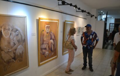 Sandro Ponce de León regaló una hermosa muestra de sus dibujos y pinturas Sandro Ponce de León regaló una hermosa muestra de sus dibujos y pinturas