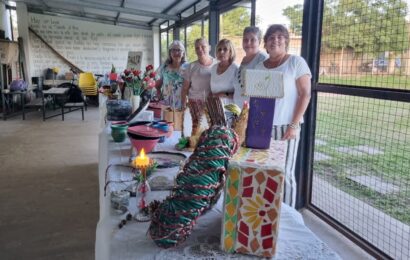 Se realizó la muestra teatral y del taller de materiales reciclables