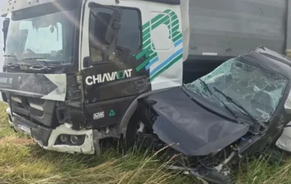 Chivilcoy: madre e hijo murieron en otro mortal choque entre un auto y dos camiones en la Ruta 5 Chivilcoy: madre e hijo murieron en otro mortal choque entre un auto y dos camiones en la Ruta 5