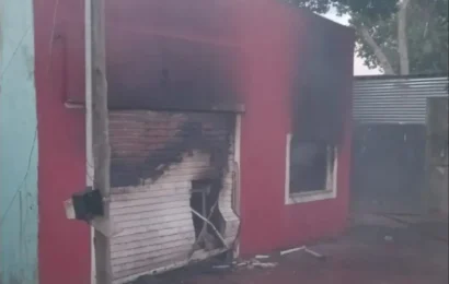 Tragedia en Los Hornos: una mujer y sus dos hijas murieron al incendiarse su casa