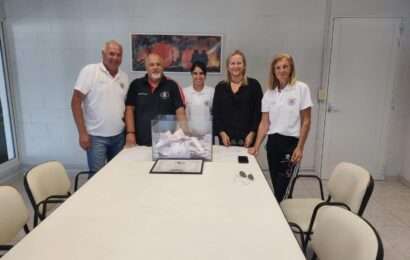 Analía Nofri ganó la moto del sorteo de Bomberos Analía Nofri ganó la moto del sorteo de Bomberos