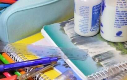 Cáritas junta útiles escolares para el inicio de clases Cáritas junta útiles escolares para el inicio de clases