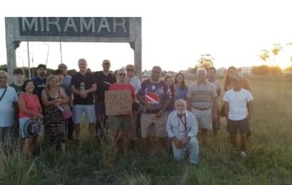 Miramar: vecinos vuelven a reclamar el regreso del tren que los une con Mar del Plata Miramar: vecinos vuelven a reclamar el regreso del tren que los une con Mar del Plata