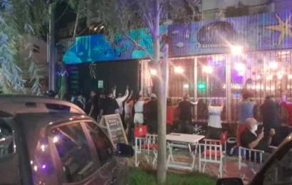 Violencia en la Costanera Baja de San Nicolás: piedrazos, daños a autos y detenidos Violencia en la Costanera Baja de San Nicolás: piedrazos, daños a autos y detenidos