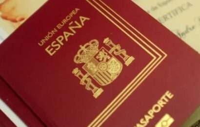 Ciudadanía española: advierten por severas demoras para tramitarla 