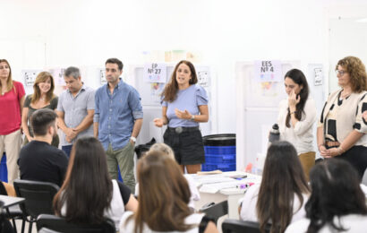 La Provincia entregó equipamiento para comedores escolares en Salto 