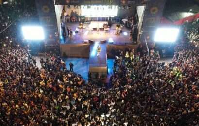 A comer y brindar con las Fiestas de la Papa, San Patricio, el Alfajor y el «vermucito» 