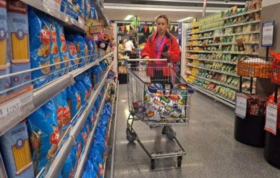 Una familia necesitó casi 1.4 millones de pesos para no ser pobre en febrero 