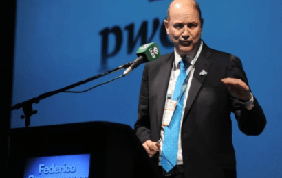 Sturzenegger denunció una «mafia del Turismo» en Provincia y salieron a cruzarlo 