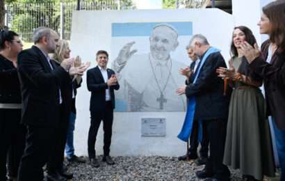 Kicillof participó de actos en homenaje al Papa Francisco 