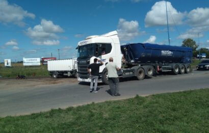 Los transportistas siguen de paro y se plantean endurecer las medidas