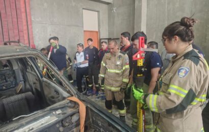 Bomberos en Chile: Entrenamientos intensos, nivelación y nuevas técnicas