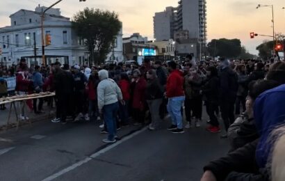 Caos en Avellaneda por el sándwich de matambre a la pizza más grande del mundo 