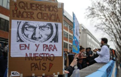 Desde que asumió Milei, en el sistema científico argentino se destruyeron 8 puestos de trabajo por día 