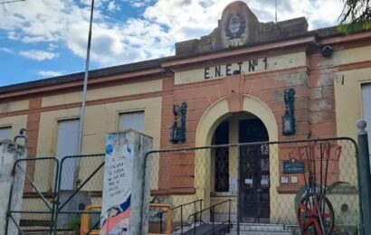 «Me patiné la plata»: denuncian que una preceptora de Bragado se robó US$ 50.000 para un viaje de egresados 