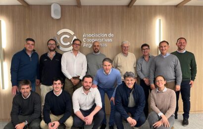 Reunión de la Cooperativa de Carabelas con empresarios de España