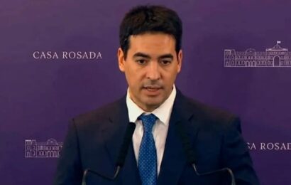 Adrián Ravier debuta como vocero presidencial