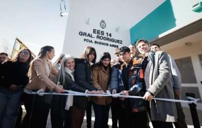 Kicillof inauguró dos nuevos edificios para escuelas secundarias 