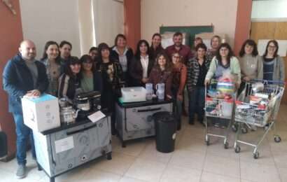 Entregaron equipamiento para SAE a escuelas del distrito
