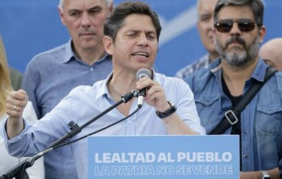 Kicillof encabeza un acto en San Vicente en homenaje a Perón 