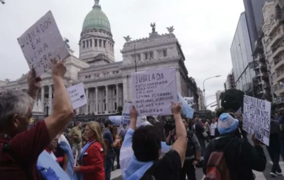 «La gente se pelea por un plato de comida»