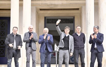 Kicillof inauguró la primera planta embotelladora de Aguas Bonaerenses
