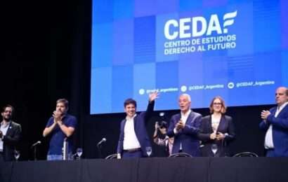 Kicillof encabeza un nuevo plenario del MDF en la Facultad de la UBA