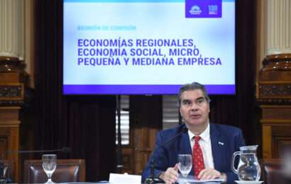 Cheques rechazados, tasas de interés altas y salarios bajos: el cóctel explosivo que creó la crisis de morosidad