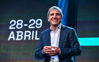 Luis Caputo mantiene su fortuna en el exterior y complica el relato oficial