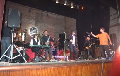 Ariel y Los Bizarros de gira, en la búsqueda de conquistar Paraguay