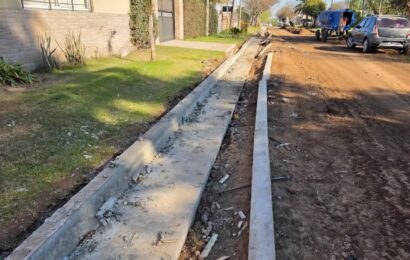Avanza la obra de cordón cuneta en Barrio La Loma 