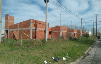 En corto plazo retomarán las obras en las viviendas de la Av. Pellegrini En corto plazo retomarán las obras en las viviendas de la Av. Pellegrini