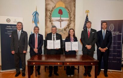 Energía, minerales, tecnología y transporte: las claves del “Corredor Andes-Atlántico” Energía, minerales, tecnología y transporte: las claves del “Corredor Andes-Atlántico”