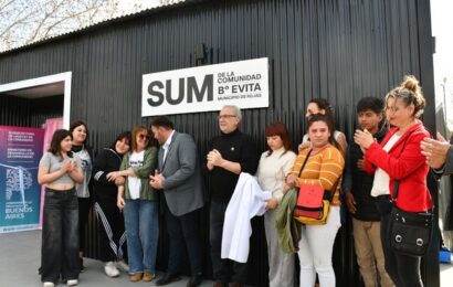 Inauguración de SUM y entrega de escrituras en Suipacha y Rojas