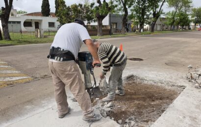 Obstrucción en la colectora de Av. Pellegrini: Trabajos en la zona